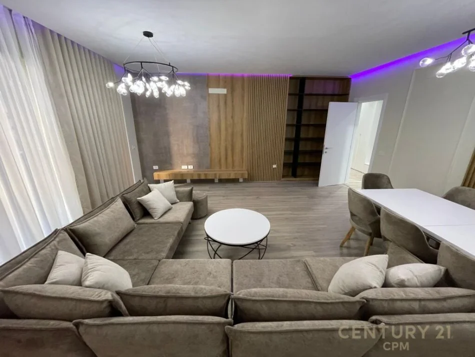 Tirane, jepet me qera apartament 2+1 Kati 1, 147 m² 1.400 € (Kafe flora)
