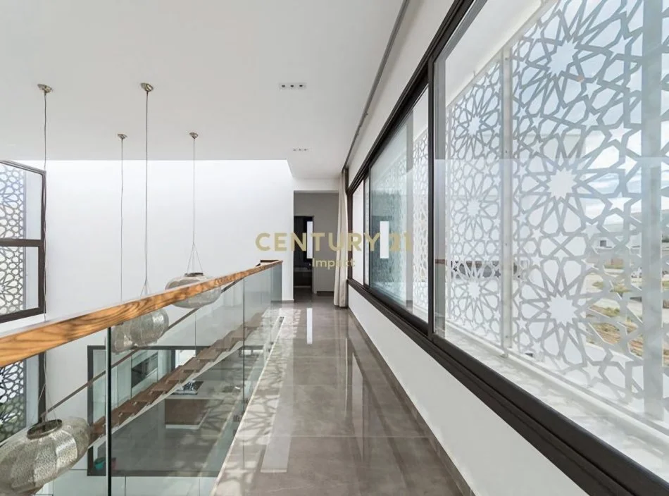 Durres, shitet Vile 4+1 Kati 2, 262 m² 700.000 € (Currila)