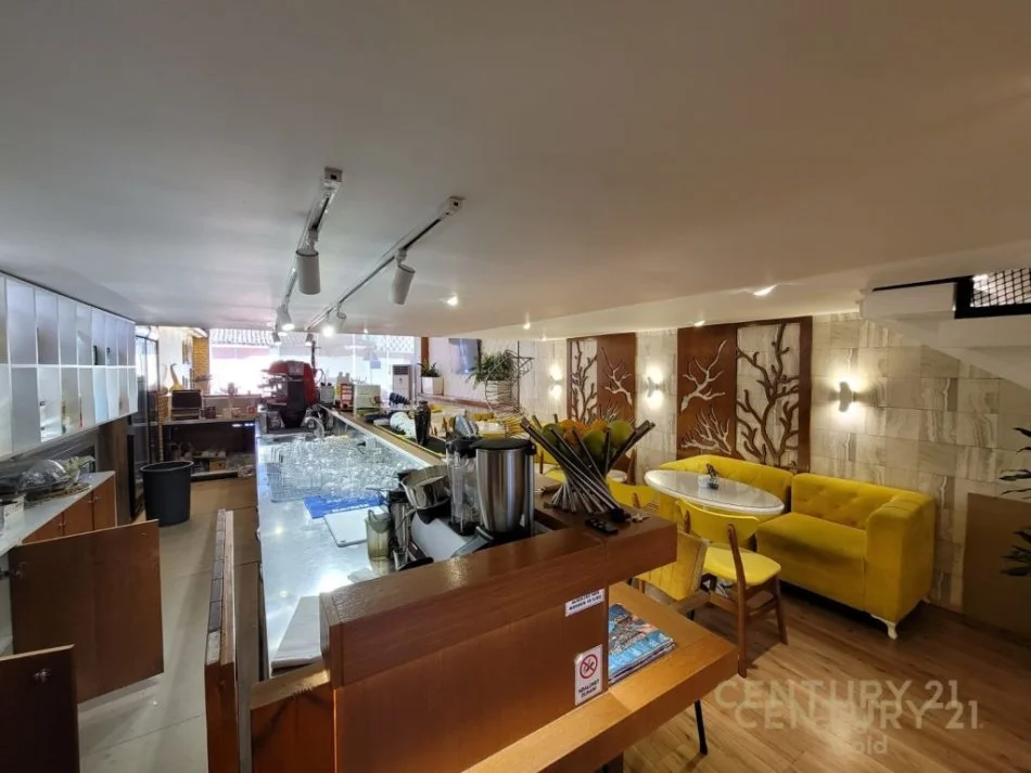 Tirane, jepet me qera lokal Kati 0, 160 m² 2.500 € 