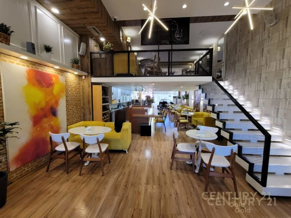 Tirane, jepet me qera lokal Kati 0, 160 m² 2.500 € 