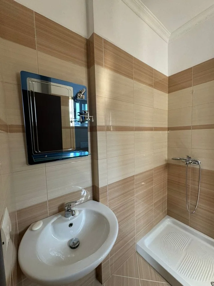 Radhime - Orikum, shitet apartament 1+1+Ballkon Kati 4, 69 m² 141.000 € (Radhim)