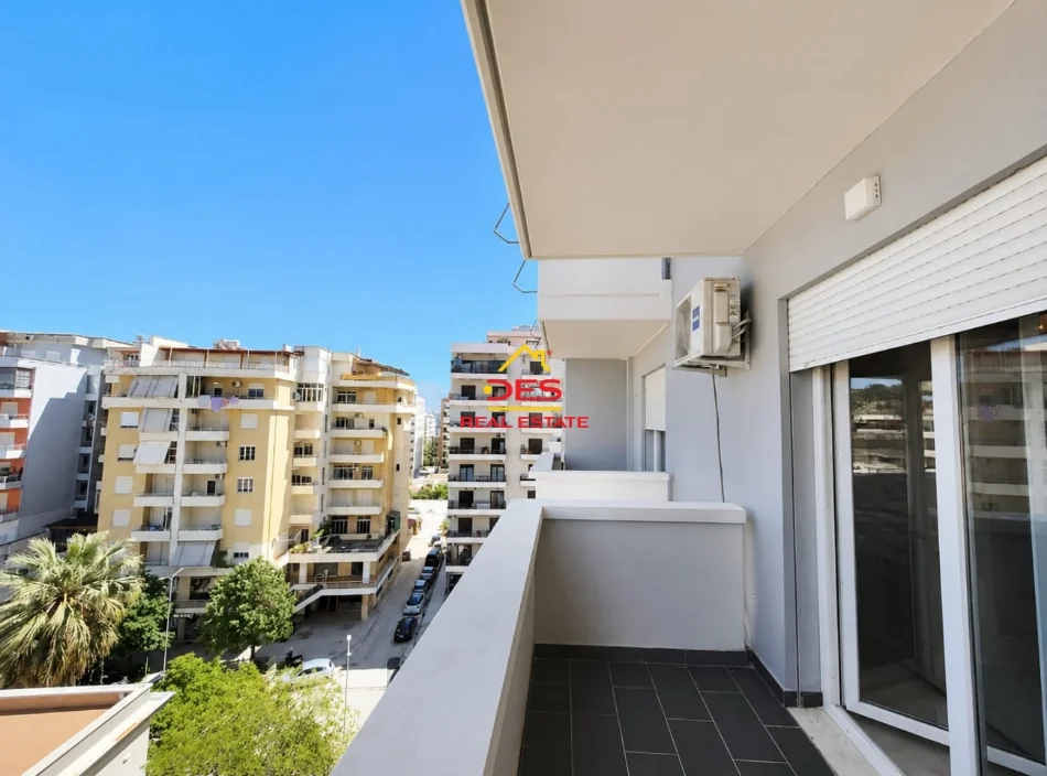 Vlore, shitet apartament 1+1+Ballkon Kati 6, 64 m² 119.000 € (Rruga Gjergj Kastrioti)