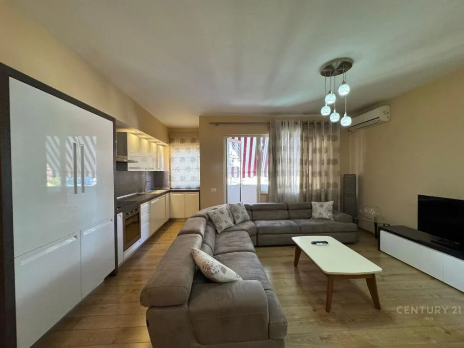 Tirane, jepet me qera apartament 1+1 Kati 6, 76 m² 600 € (MYSLYM SHYRI)