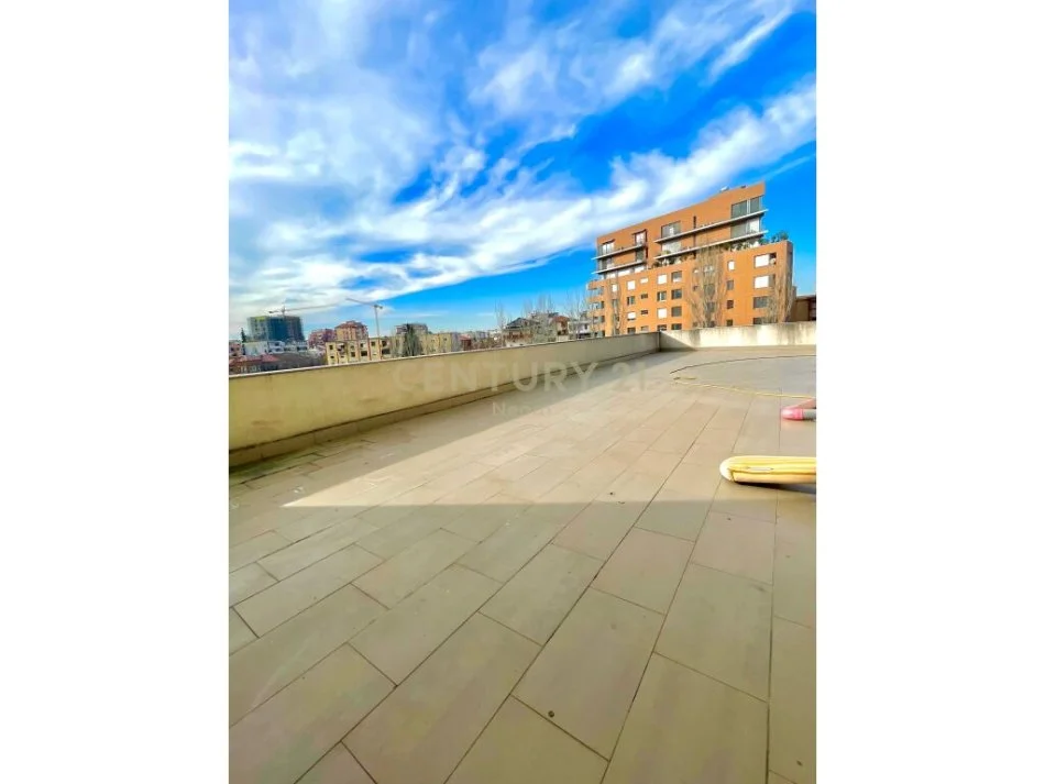 Tirane, jepet me qera Kati 1, 363 m² 2.300 € (STADIUMI DINAMO)