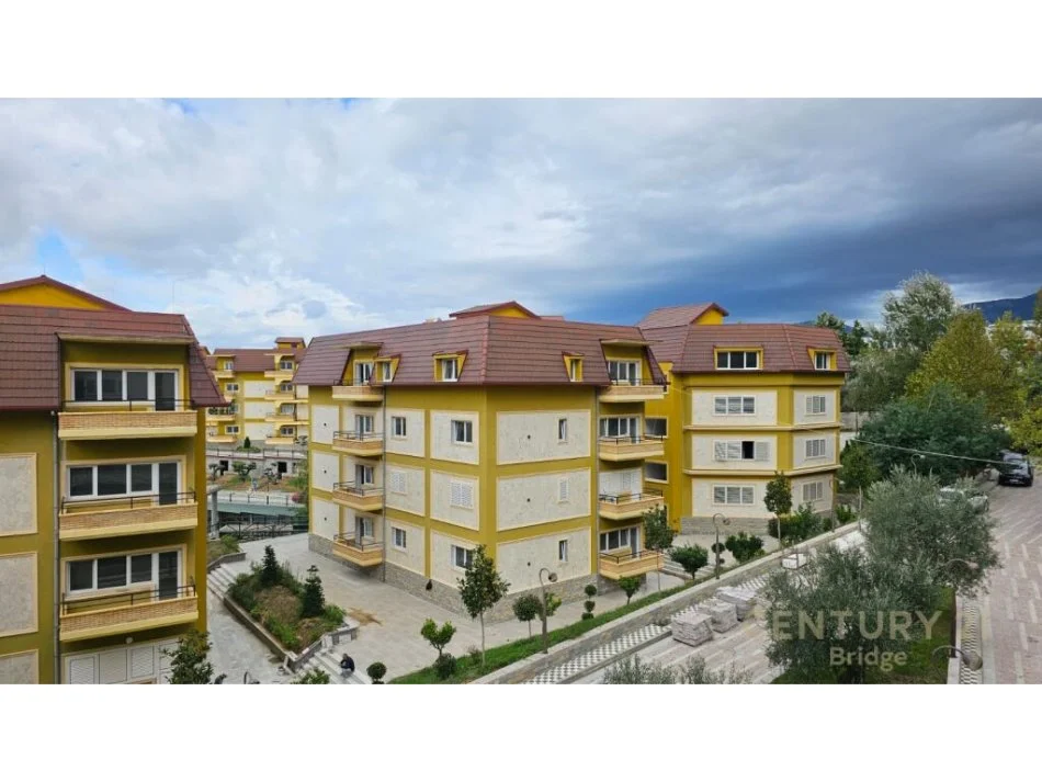 Tirane, shitet apartament 3+1+Ballkon Kati 2, 155 m² 232.500 € (Rruga Panorama e Liqenit)