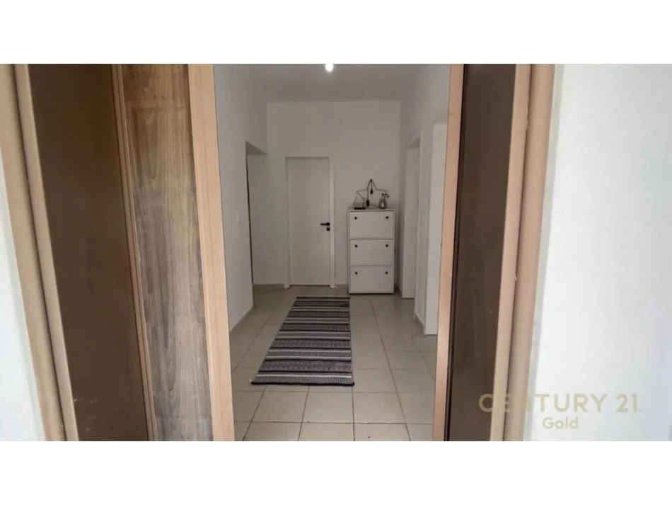 Tirane, shitet shtepi 2+1 Kati 1, 215 m² 230.000 € (KODRA E PRIFTIT)