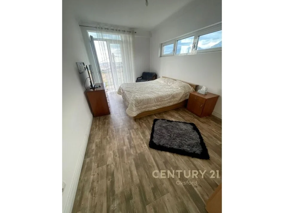 Tirane, shitet 3+1+Aneks+Ballkon Kati 0, 230 m² 390.000 € (Liqeni i Farkes)