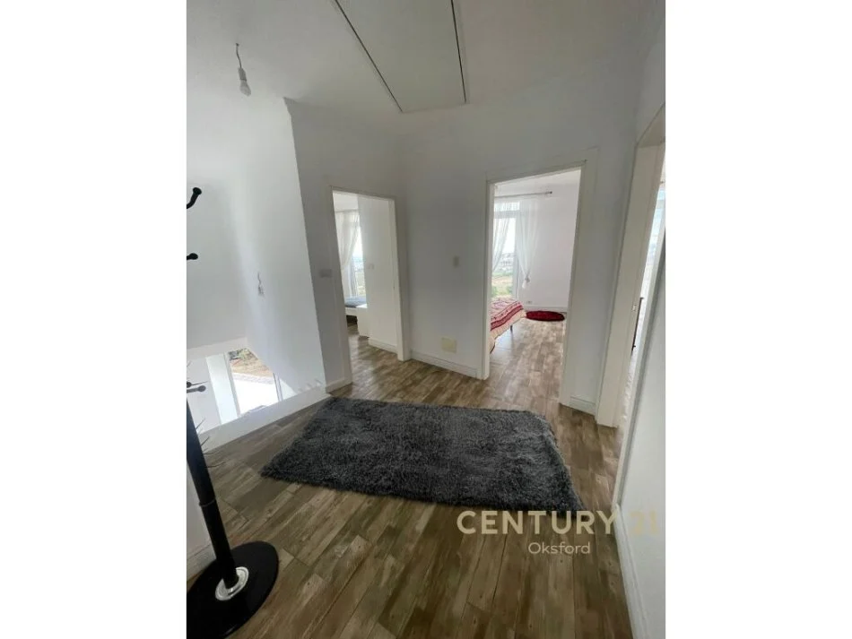 Tirane, shitet 3+1+Aneks+Ballkon Kati 0, 230 m² 390.000 € (Liqeni i Farkes)