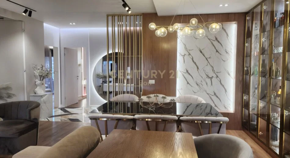 Durres, shitet apartament 3+1+Ballkon Kati 8, 146 m² 380.000 € (Rruga e re Portit)