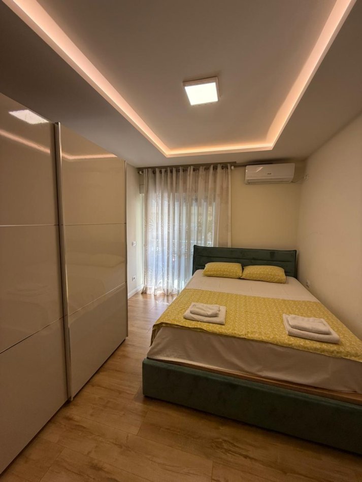 Tirane, jepet me qera apartament 2+1 Kati 5, 85 m² 1.000 € (Rruga Pjeter Bogdani)