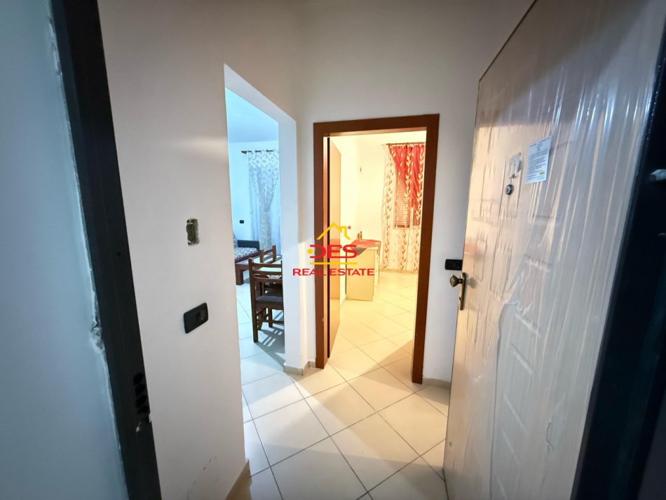 Vlore, jepet me qera apartament 1+1+Ballkon Kati 6, 70 m² 300 € (Rruga Çajupi)