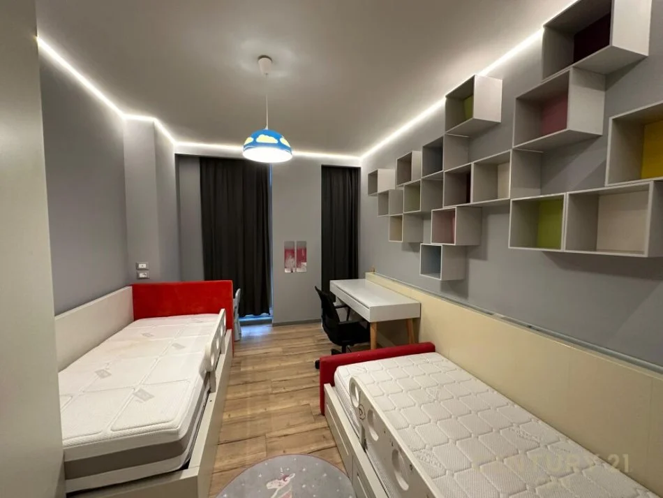 Tirane, jepet me qera apartament 2+1 Kati 7, 110 m² 1.200 € 