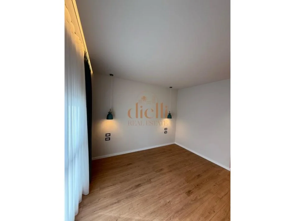 Tirane, shitet apartament 2+1 Kati 2, 131 m² 270.240 € (KOPSHTI BOTANIK)