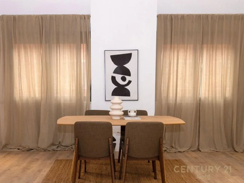 Tirane, shitet apartament 3+1+Ballkon Kati 7, 144 m² 355.000 € (RRUGA E BARRIKADAVE)