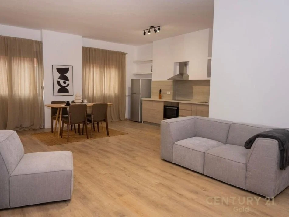 Tirane, shitet apartament 3+1+Ballkon Kati 7, 144 m² 355.000 € (RRUGA E BARRIKADAVE)