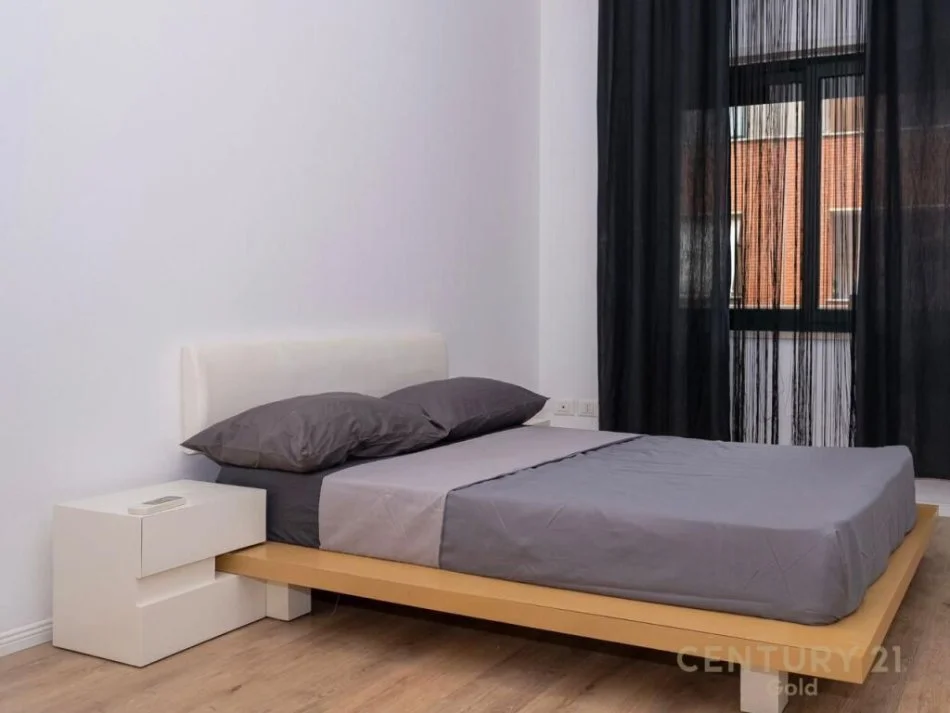 Tirane, shitet apartament 3+1+Ballkon Kati 7, 144 m² 355.000 € (RRUGA E BARRIKADAVE)