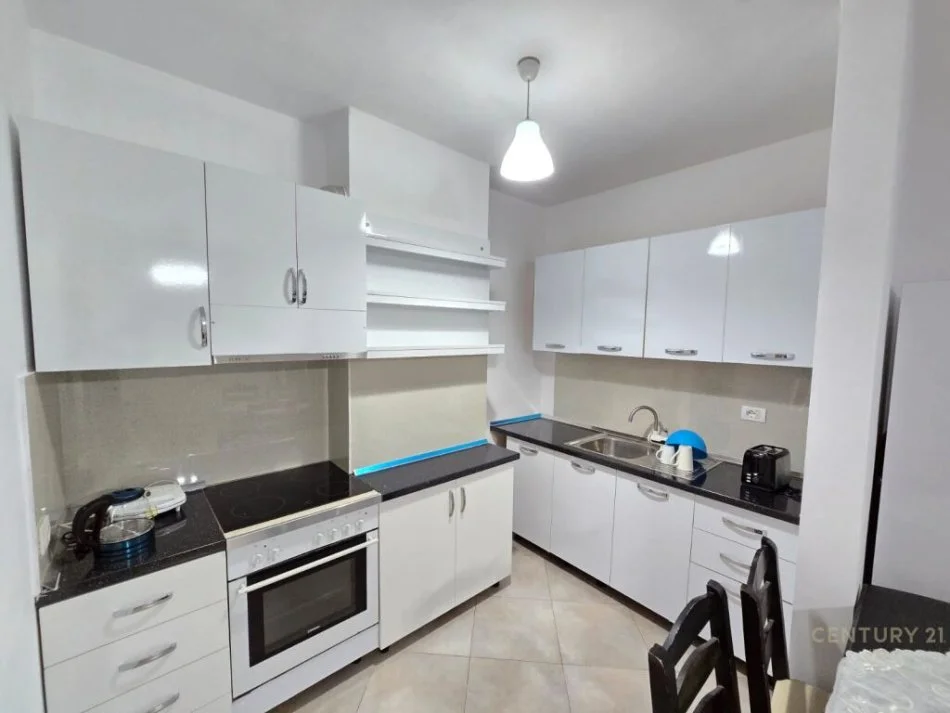 Tirane, jepet me qera apartament 2+1 Kati 7, 100 m² 600 € (don bosko)