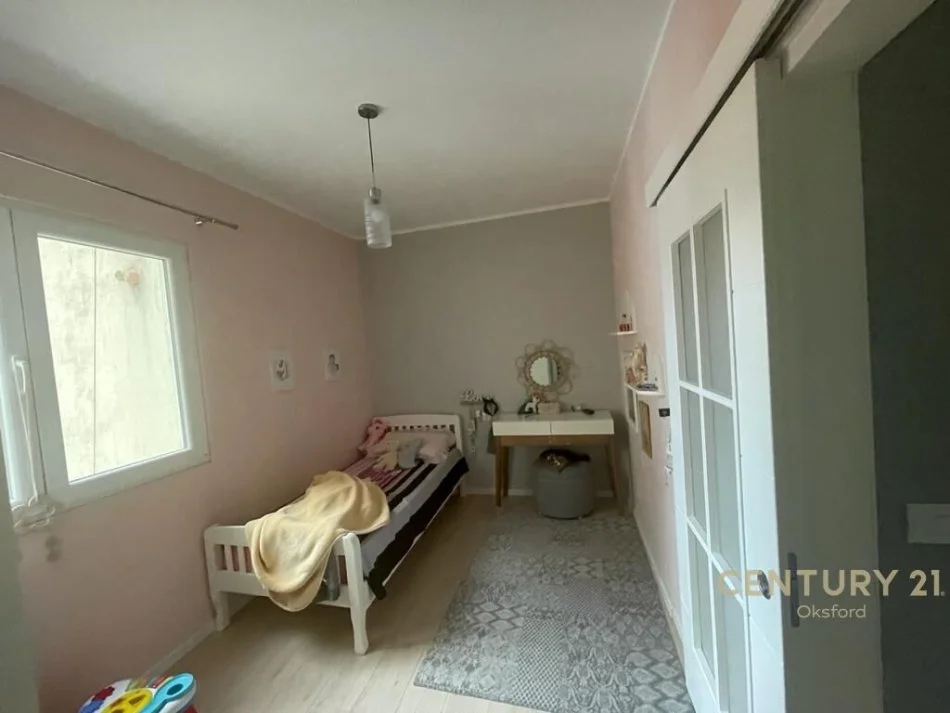 Tirane, shitet apartament 2+1 Kati 5, 73 m² 175.000 € (rruga e kavajes)