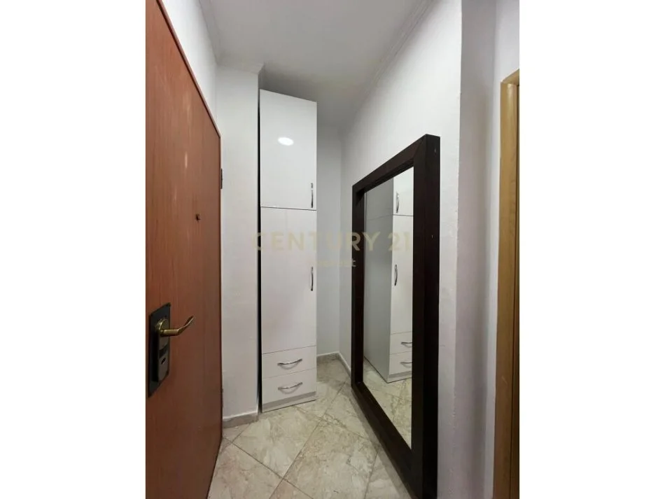Tirane, jepet me qera apartament 1+1 Kati 3, 42 m² 550 € (rruga e barrikadave)