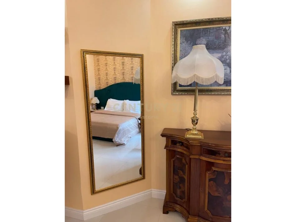 Tirane, shitet apartament 3+1+Ballkon Kati 2, 193 m² 510.000 € (BLLOK)