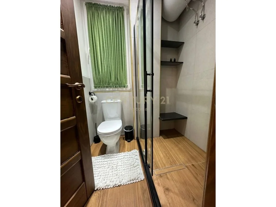 Tirane, shitet apartament 3+1+Ballkon Kati 2, 193 m² 510.000 € (BLLOK)