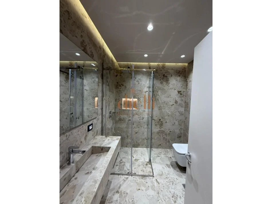 Tirane, shitet apartament 2+1 Kati 2, 131 m² 270.240 € (KOPSHTI BOTANIK)