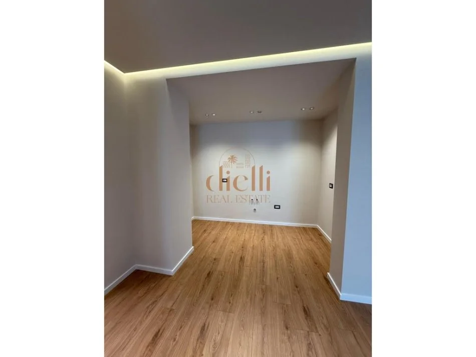 Tirane, shitet apartament 2+1 Kati 2, 131 m² 270.240 € (KOPSHTI BOTANIK)