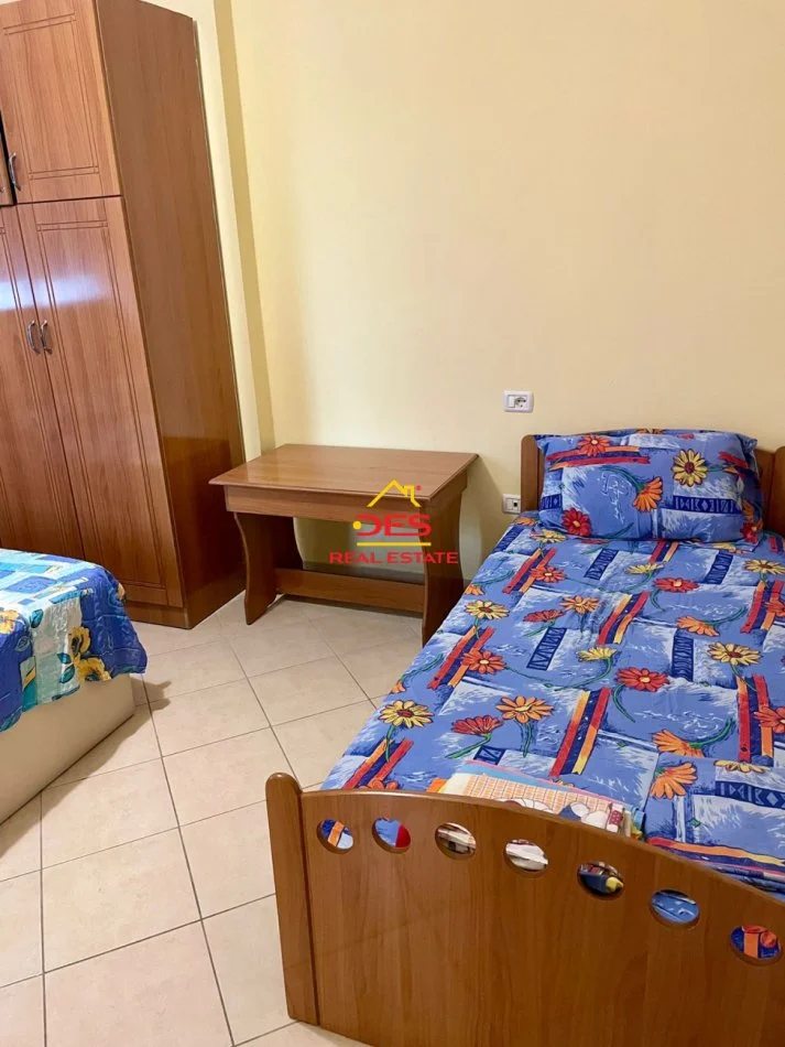 Vlore, shitet apartament 1+1+Ballkon Kati 2, 60 m² (Rruga Murat Tërbaçi)
