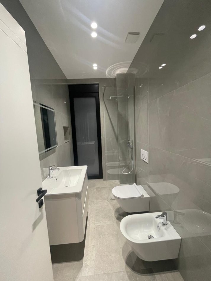 Tirane, jepet me qera Vile 2 Katshe , 280 m² 3.000 € (TEG)