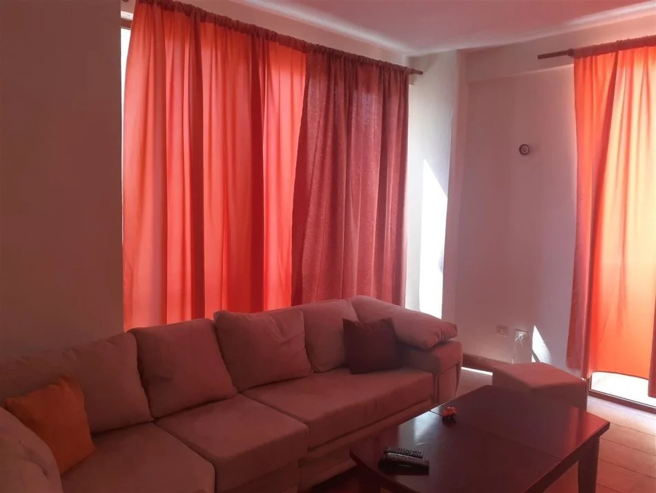 Durres,JEPET ME QERA apartament 1+1 Kati 7, 100 m² (PLAZH DURRES SHKOLLA BAJRAM CURRI)