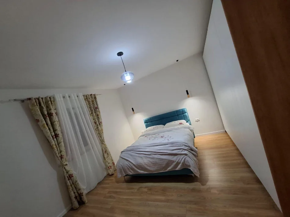 Tirane, jepet me qera apartament 1+1 Kati 2, 70 m² 600 € 