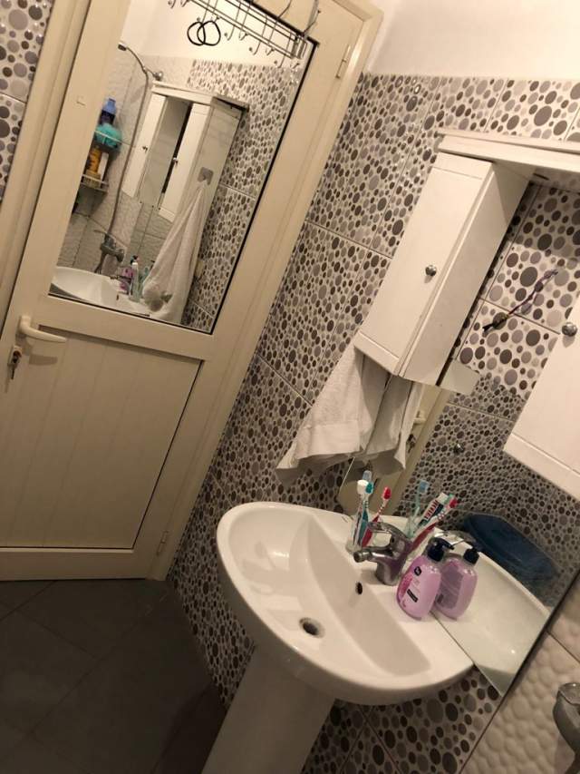 Tirane, jepet me qera apartament 1+1+BLK Kati 4, 70 m² 40.000 Leke (rruga e Zallit)