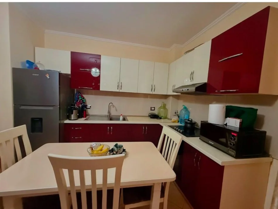 Tirane, jepet me qera apartament 1+1 Kati 5, 500 € (21 Dhjetori)