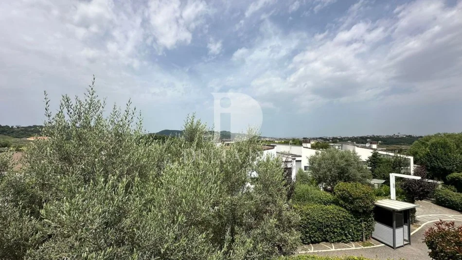 Tirane, shitet Vile 3+1+Aneks+Ballkon Kati 0, 475 m² 650.000 € (Long Hill,TEG)