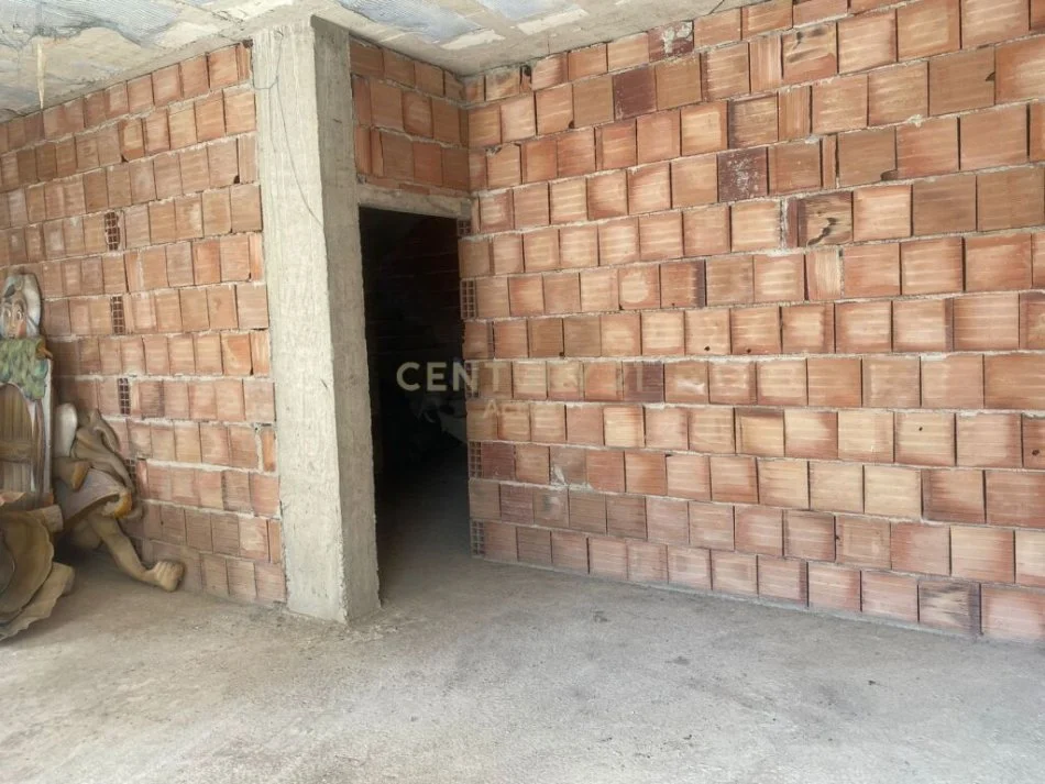 Tirane, shes Vile 4+1 Kati 2, 400 m² 145.000 € 