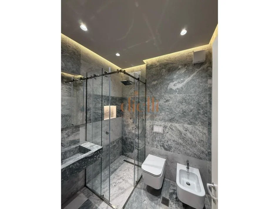 Tirane, shitet apartament 2+1 Kati 2, 131 m² 270.240 € (KOPSHTI BOTANIK)