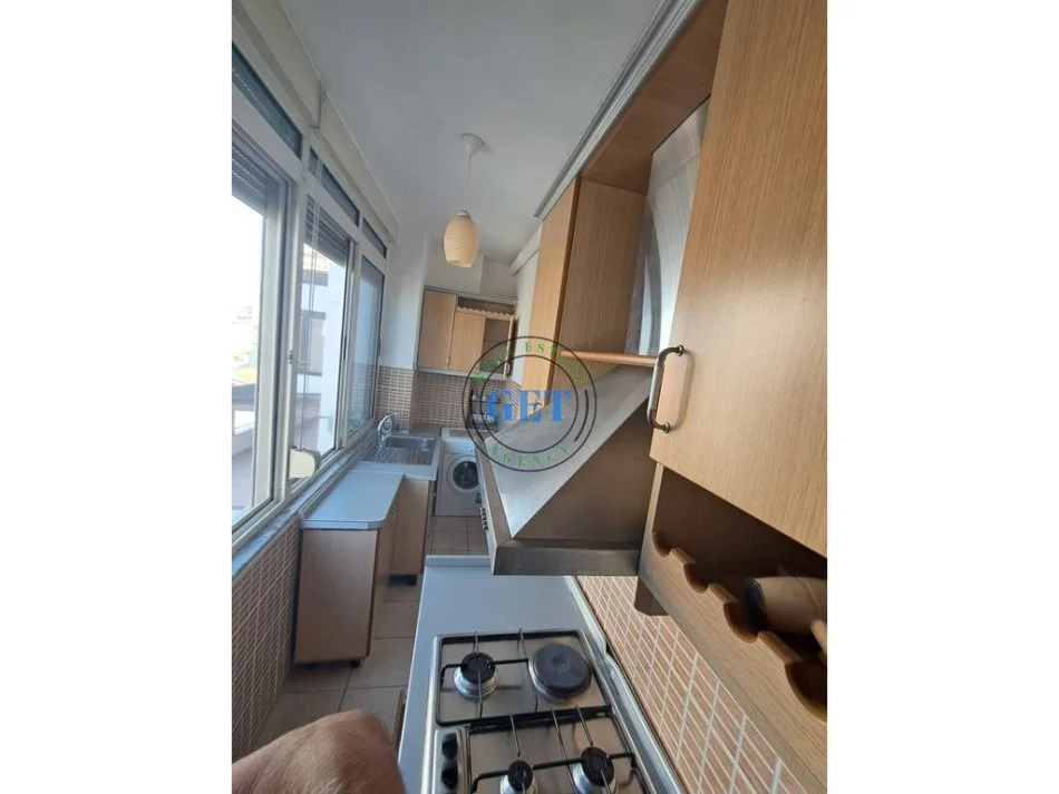 Durres, jepet me qera apartament 1+1 Kati 4, 70 m² 400 € (Gjykata)