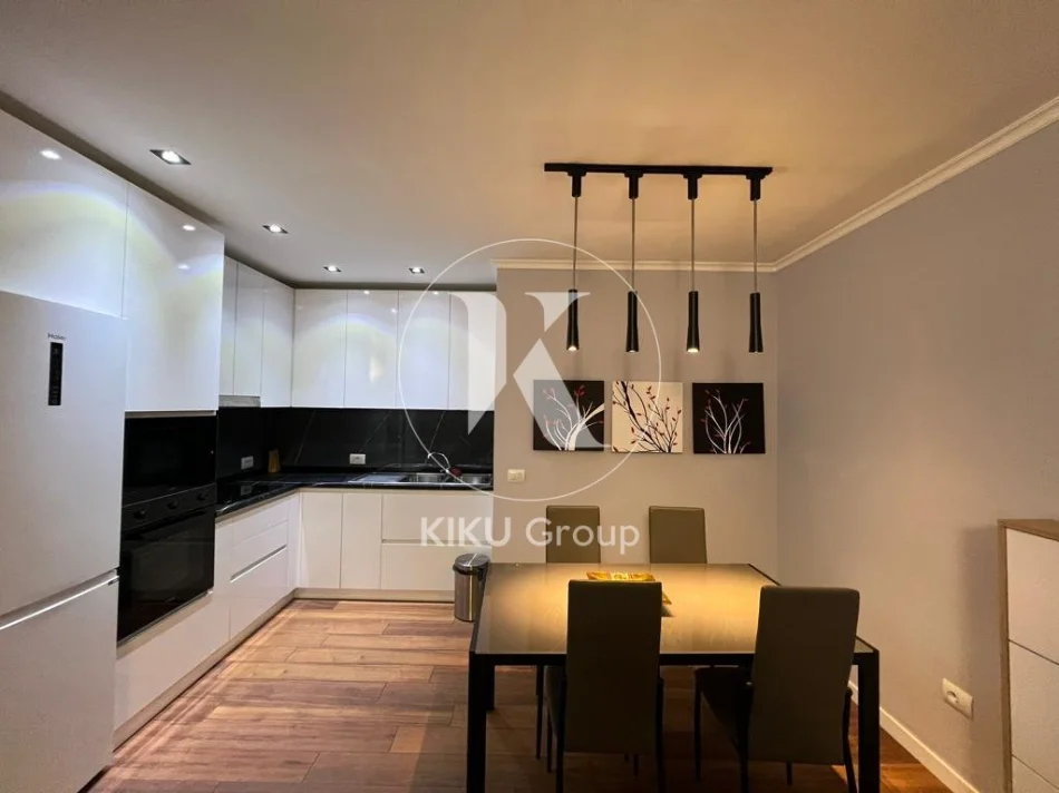Tirane, jepet me qera apartament 2+1+Ballkon Kati 0, 90 m² 650 € (Rruga Eduart Mano)