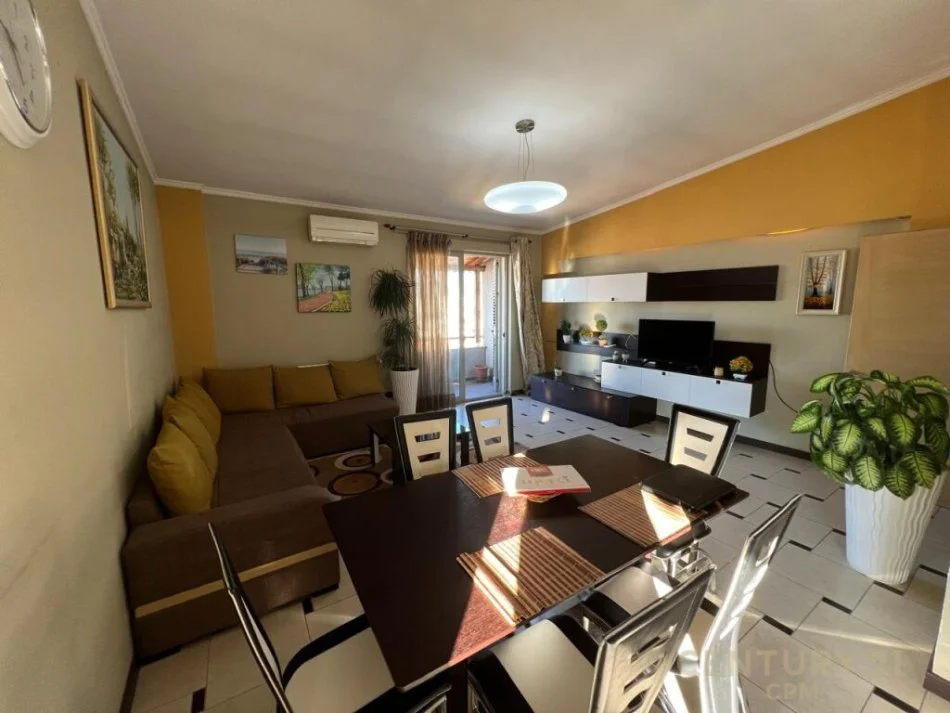 Tirane, jepet me qera apartament 2+1 Kati 7, 98 m² 900 € (kodra e diellit)