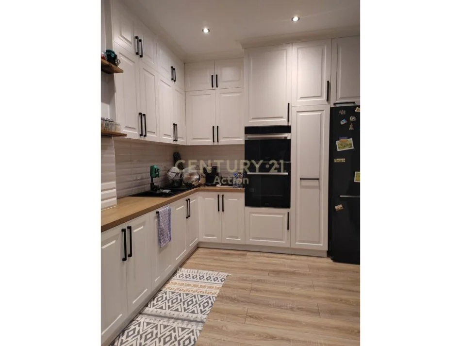 Tirane, shitet apartament 2+1 , 82 m² 120.000 € (fresk)