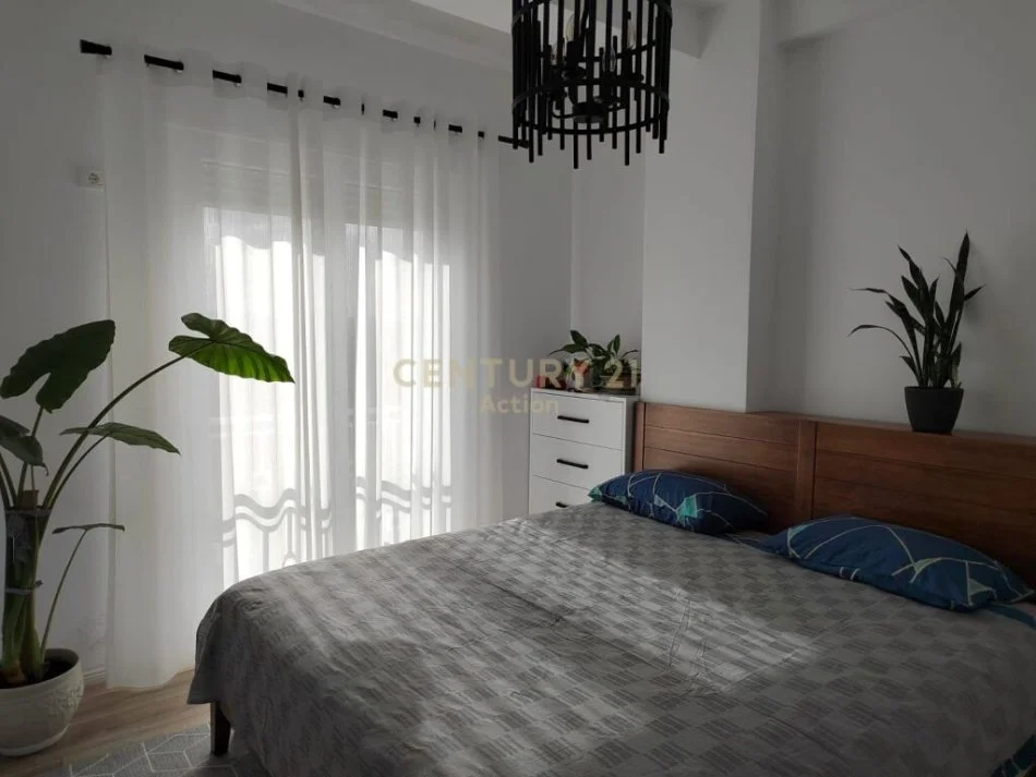 Tirane, shitet apartament 2+1 , 82 m² 120.000 € (fresk)