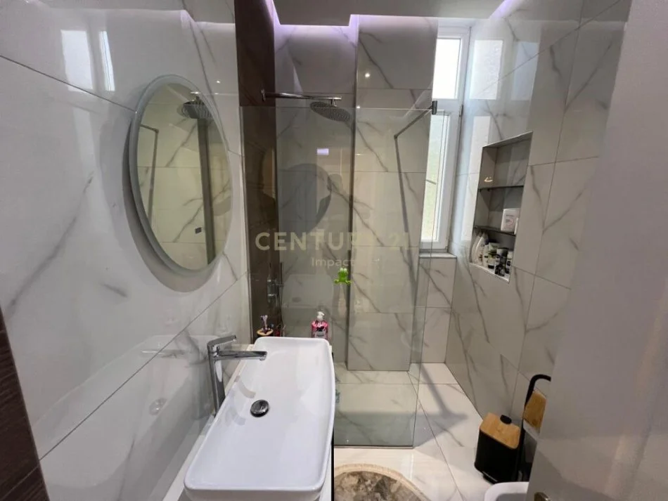 Tirane, shitet apartament 3+1+Ballkon Kati 1, 108 m² 215.000 € 