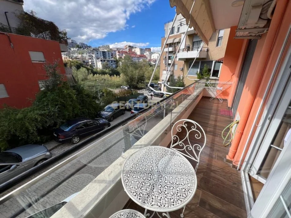 Tirane, shitet apartament 3+1+Ballkon Kati 1, 108 m² 215.000 € 