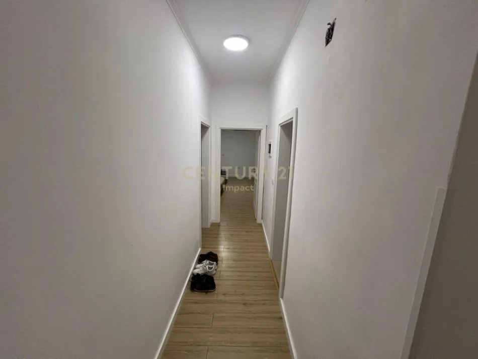 Tirane, shitet apartament 1+1 Kati 3, 83 m² 133.000 € (Selite)