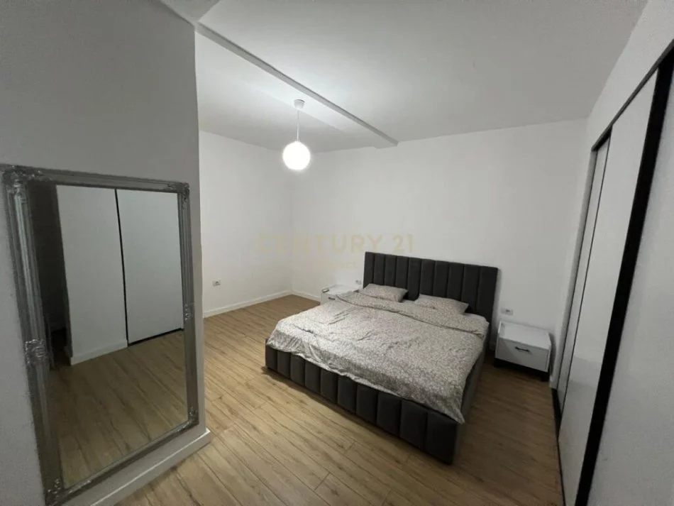 Tirane, shitet apartament 1+1 Kati 3, 83 m² 133.000 € (Selite)