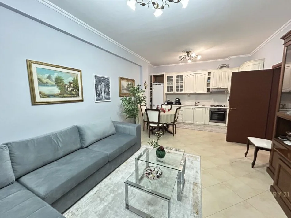 Tirane, jepet me qera apartament 1+1+Ballkon Kati 2, 82 m² 145.000 € (liqeni i tiranes)