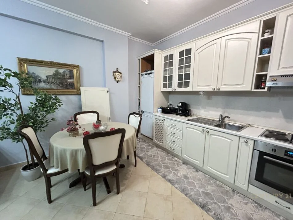 Tirane, shitet apartament 1+1 Kati 2, 82 m² 145.000 € (liqen i thate)