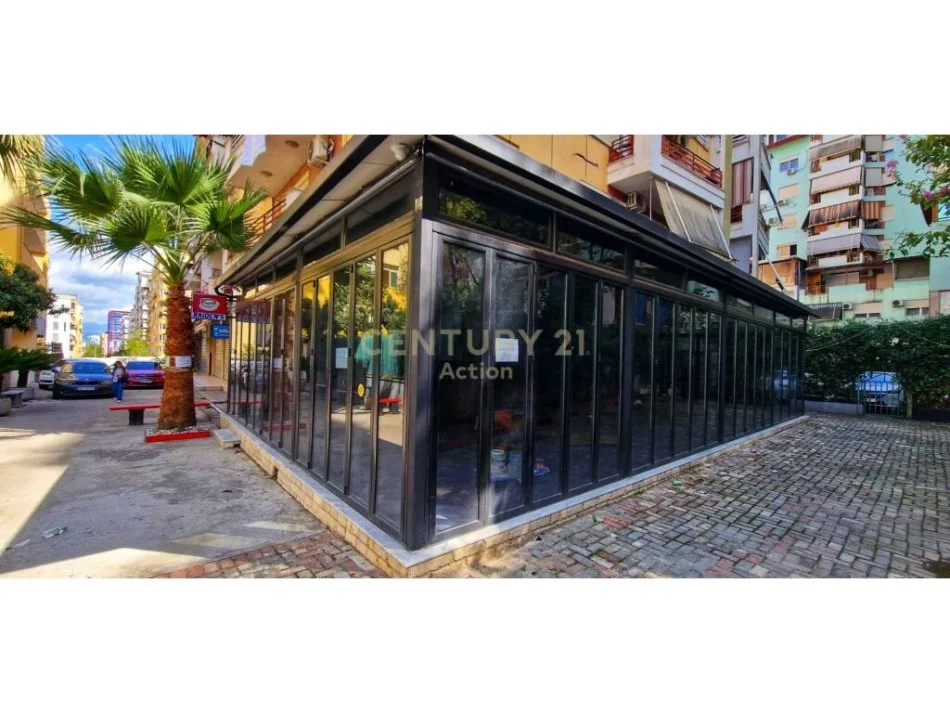 Tirane, shitet ambjent biznesi Kati 0, 42 m² 104.500 € (Sulejman Delvina, Stadiumi Dinamo)