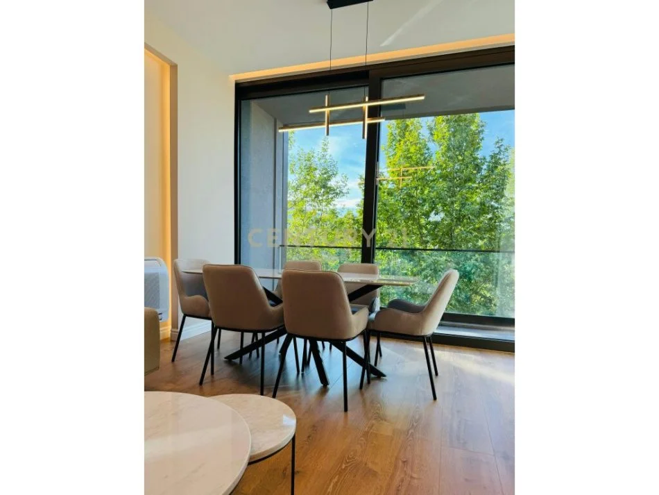 Tirane, jepet me qera apartament 2+1 Kati 3, 122 m² 1.800 € (liqeni i thate)