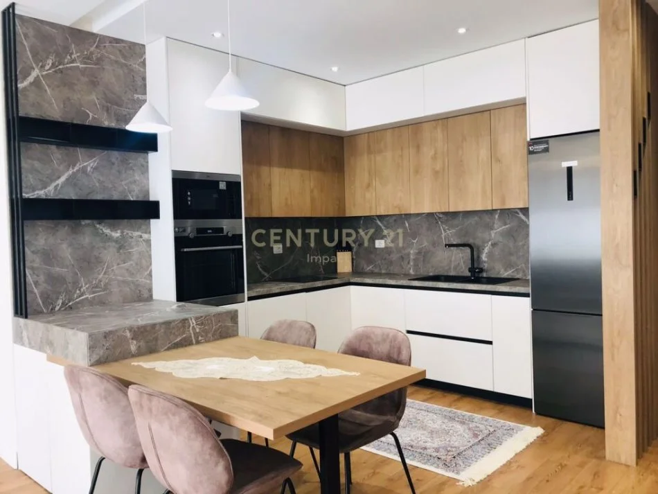 Tirane, shes apartament 3+1 Kati 1, 108 m² 215.000 € 